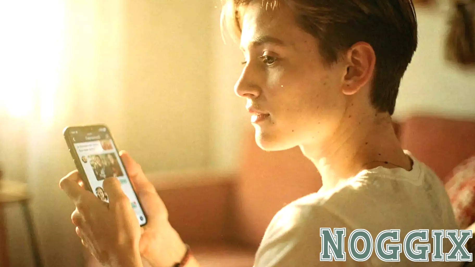 Psychologists reveal 5 things people who are about to leave the group chat do in the weeks before they go quiet — not the dramatic exit you'd expect, but a slow withdrawal almost no one notices until the read receipts stop coming back